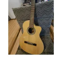 گیتار کلاسیک Aria با صدای گرم و بدنه محکم