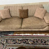 فروش مبل راحتی ۵نفره به همراه میز جلو مبلی و گلدان|مبلمان خانگی و میز عسلی|رباط‌کریم, رباط‌کریم|دیوار
