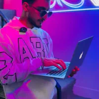 تولید محتوای اینستاگرامی و ساخت تیزر های تبلیغاتی