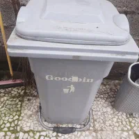 سطل زباله بزرگ