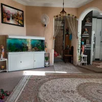 سلام یک عدد شیشه آکواریوم بفروش میرسد