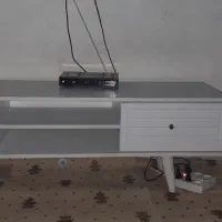 میز تلویزیون کاملن سالم بدون هیچ خط خشی