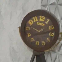 ساعت ایستاده سه پایه