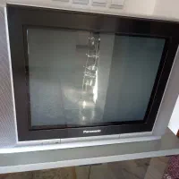 تلویزیون پاناسونیک کاملا سالم ۲۱ اینچ همراه میز