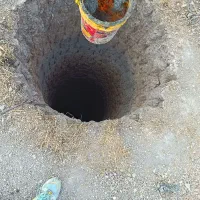 چاه کن . مغنی . مقنی حفار .