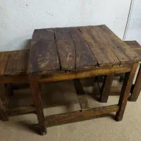 میز چوبی