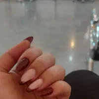 کاشت ناخن فقط 400