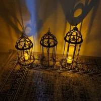 فانوس کنار سالنی