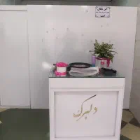 دکور کامل MDF شامل میز کانتر و پارتیشن درب‌دار