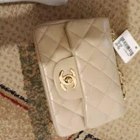 کیف چرم درجه یک نو با قیمت مناسب بفروش می‌رسید