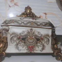 دکوری زیرخاکی|کلکسیون اشیاء عتیقه|قم, شاه ابراهیم|دیوار