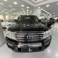 لندکروز ۲۰۱۱