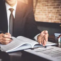 وکیل پاسخگو پیگیر وکالت با نتایج موفق