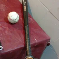 چوب و توپ بیسبال