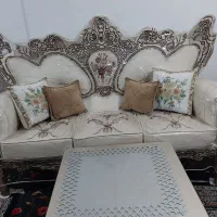 مبلمان هفت نفره سلطنتی با روکش و میز وعسلی سالم