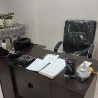 فروشنده ی حضوری/کارمند فروش
