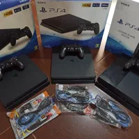 سه دستگاه PS4