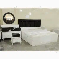 تخت تیارا-    ساده اما چشمگیر