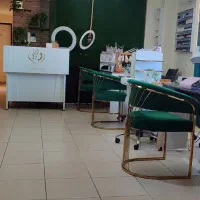 اجاره-اتاق-و-میز-ناخن