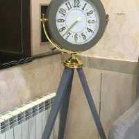 ساعت ایستاده