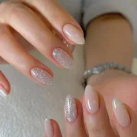 به چند مدل کاشت و لمینت وژلیش ناخن نیازمندم|خدمات آرایشگری و زیبایی|نوشهر, |دیوار