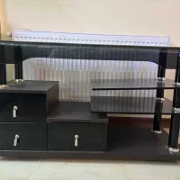 میز تلوزیون شیشه‌ای