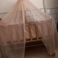 تخت کنار مادر ،