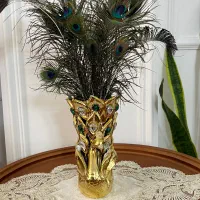 گلدان طلایی