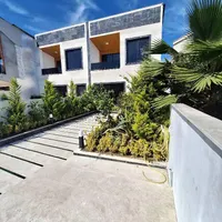 کارگر ساده و فنی وردست. دکور ساختمان و مغازه