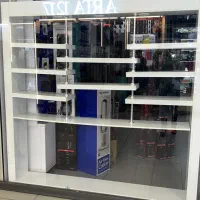 دکور مغازه با نورپردازی