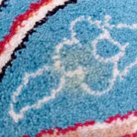 موکت گم شده در جاده قزلحصار از پشت ماشین افتاده