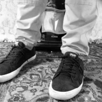 حراج کفش وعینک اول۴۴هست دوتا دیگه۴۱ و ربین ایتالیا