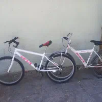 دو عدد دوچرخه سفید سایز ۲۶ سالم با متعلقات