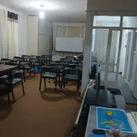 اتاق،آشپزخانه،سرویس بهداشتی سالن کنفرانس وجلسات|اجارهٔ کوتاه‌مدت دفتر کار و فضای آموزشی|سنندج, |دیوار