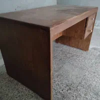 میز تحریر .|دفتر کار|خرم‌آباد, |دیوار