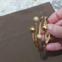 یه دست بند خیلی شک جنس استیل قیمت ۳۵۰تمن