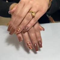 کاشت ناخن ۳۰۰نیشابور