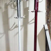 دو عدد اویز لباس ایستاده