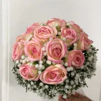 صندل و دسته گل عروس