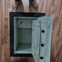 گاو صندوق کارکرده یک طبقه|ابزارآلات|مشهد, نیروی هوایی|دیوار