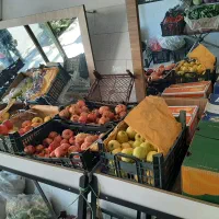 قفسه وآینه میوه فروشی