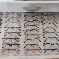 عینک طبی و آفتابی با بهترین کیفیت و قیمتof زدیم