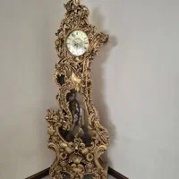 ساعت کنار سالنی