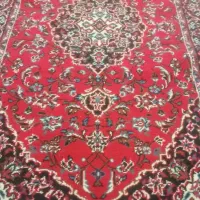 دو عدد کنار فرشی قرمز