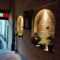 اجاره عمارت تجاری سنتی (هتل و رستوران)|اجارهٔ مغازه و غرفه|شیراز, سیاه سنگ|دیوار