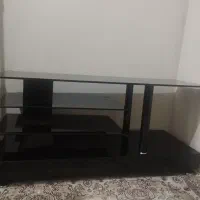 میز تلویزیون ترک سالم بدون خط و خش بسیار محکم