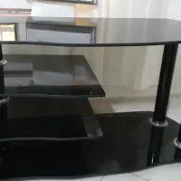میز تلویزیون شیشه ای سالم.