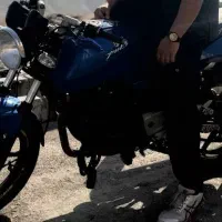 پالس ۲۲۰ چراغ گرد