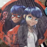 بکگراند تولد دخترانه دختر کفشدوزکی