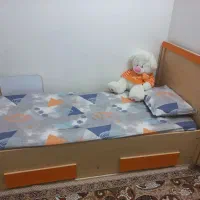 سرویس خواب کودک و نوجوان به همراه میز تحریر|تخت و سرویس خواب|کاشان, فاز ۲ ناجی آباد|دیوار
